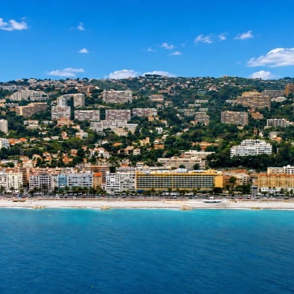 Choisir son agence immobilière à Nice : les vérifications qui comptent