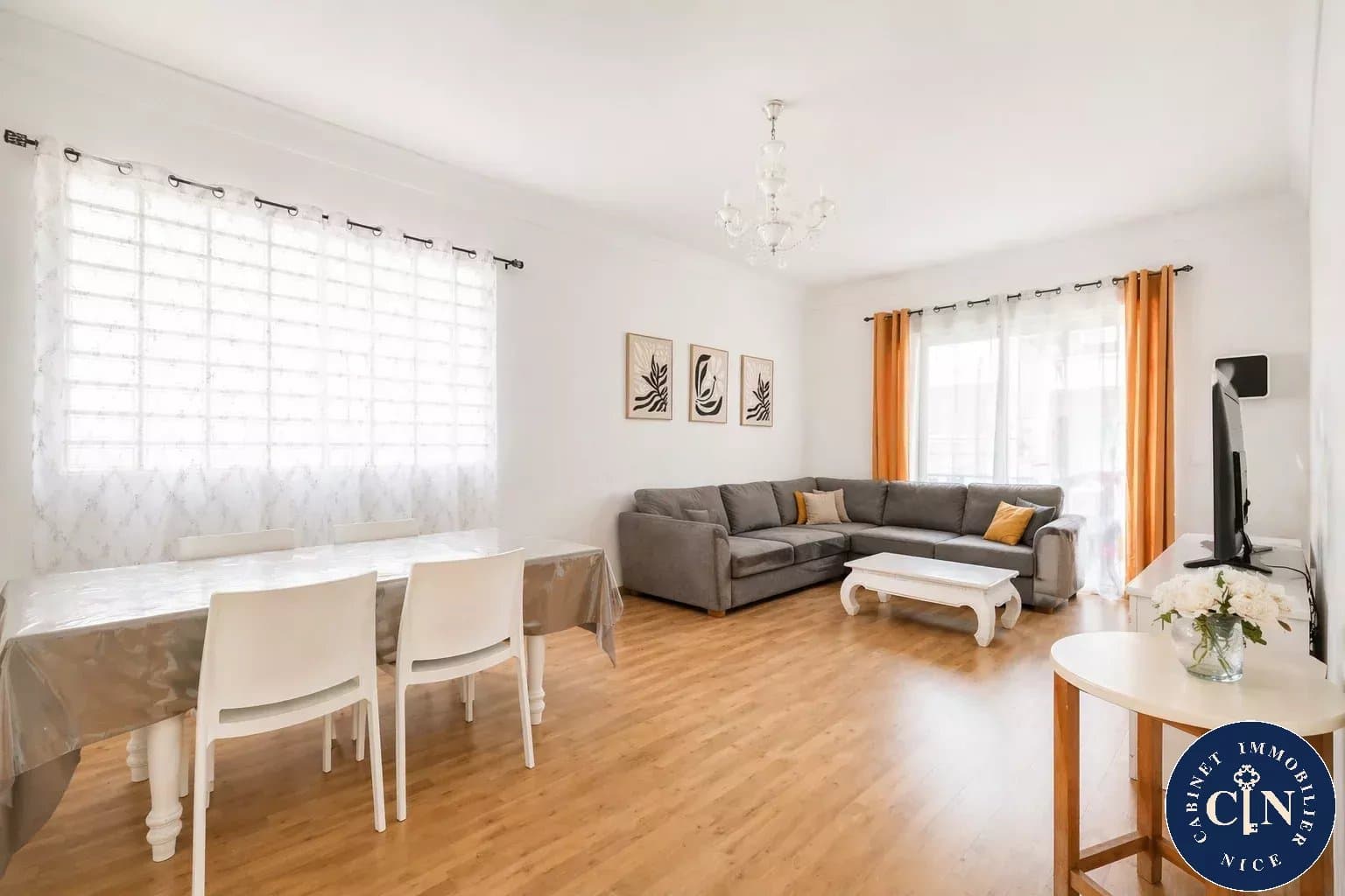 3 pièces – Quartier des Fleurs – Beaux volumes & deux extérieurs