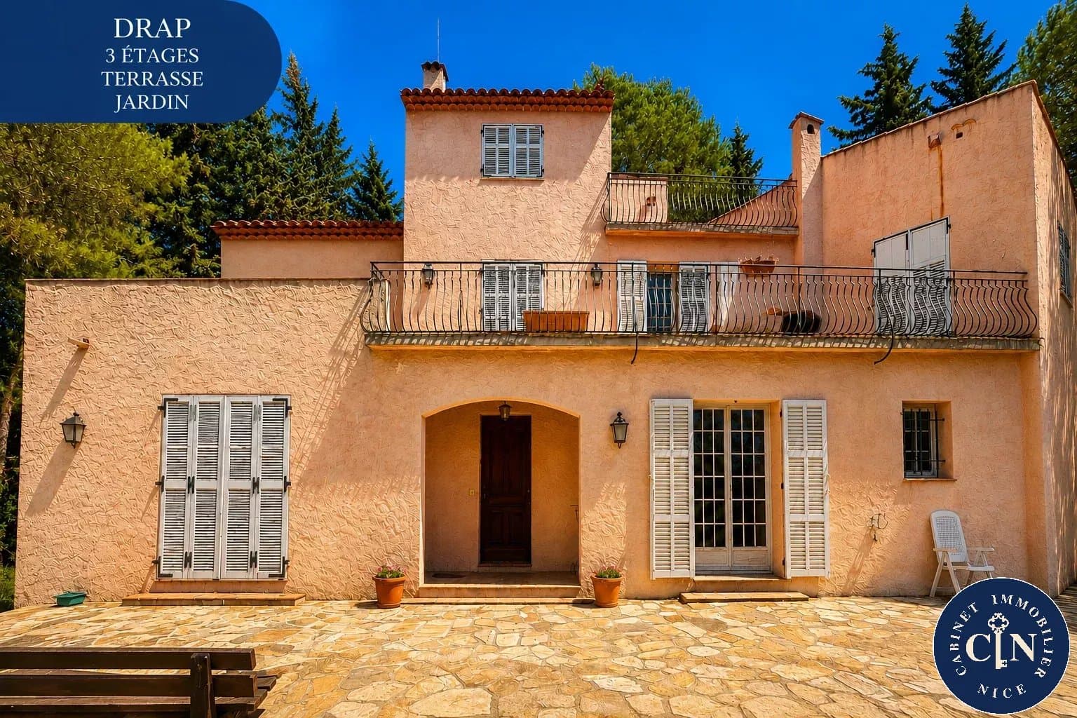 Drap - Maison 7 pièces de 246 m² à rénover. Terrain piscinable, sans vis-à-vis.